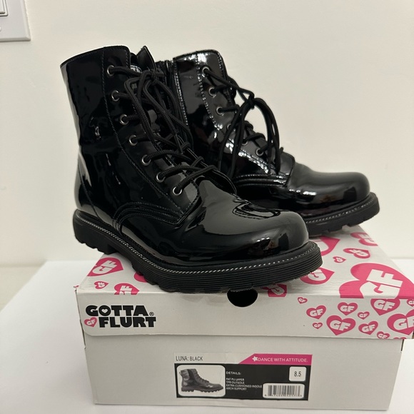 Gotta Flurt Shoes - Gotta Flurt Luna Combat Black Boots Size 8.5